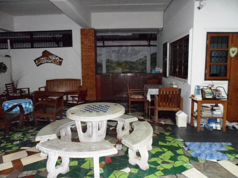 Ban Wiang Guest House Chiang Mai Zewnętrze zdjęcie